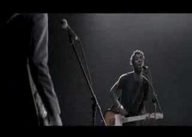 Ejercicio de inglés con la canción Two More Years de Bloc Party | Recurso educativo 124166